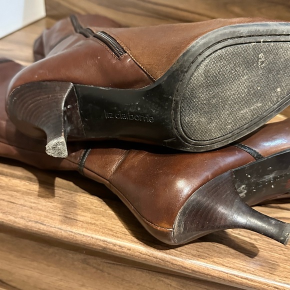 Liz Claiborne beautiful brown square boots perfect for Spring and fall. - Picture 3 of 5